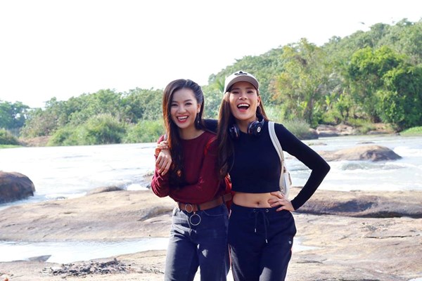 DIỄN VIÊN THÚY DIỂM VÀ LƯƠNG THẾ THÀNH TRONG PHIM KHÔNG CẦN SOÁI CA